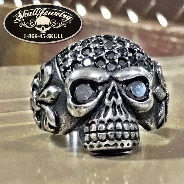 Affenstreich - Totenkopfring (#613) für den Großhandel von SkullJewelry.com