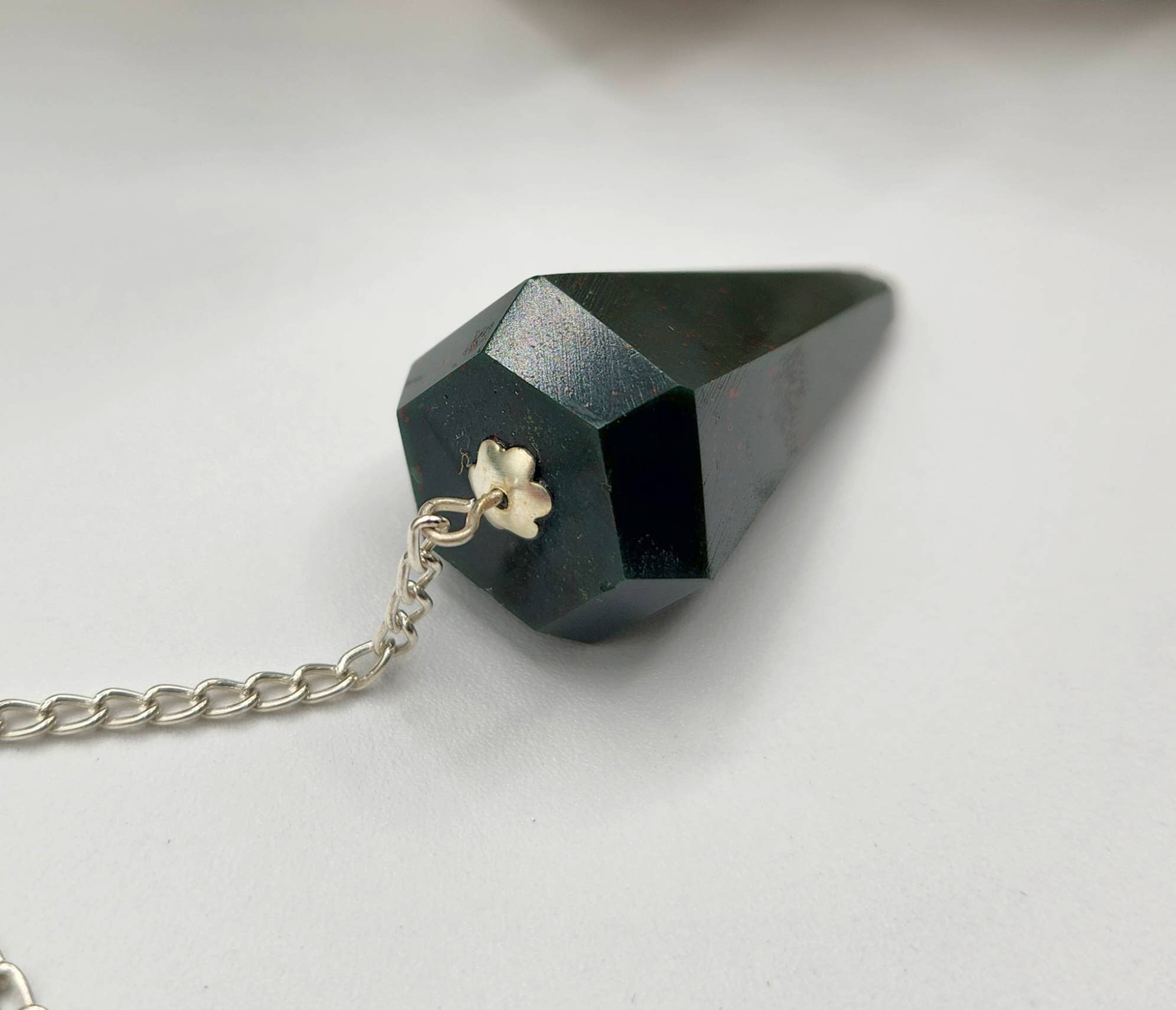 Meraki Gemstones – wholesale Pendulum board – Bloodstone Gemstone Pendulum w/Silver plated chain1