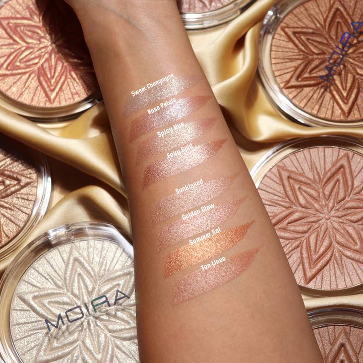 Moira Cosmetics - Wholesale Bronzer - Sun Glow Face & Body Bronzer (002, Golden Glow)