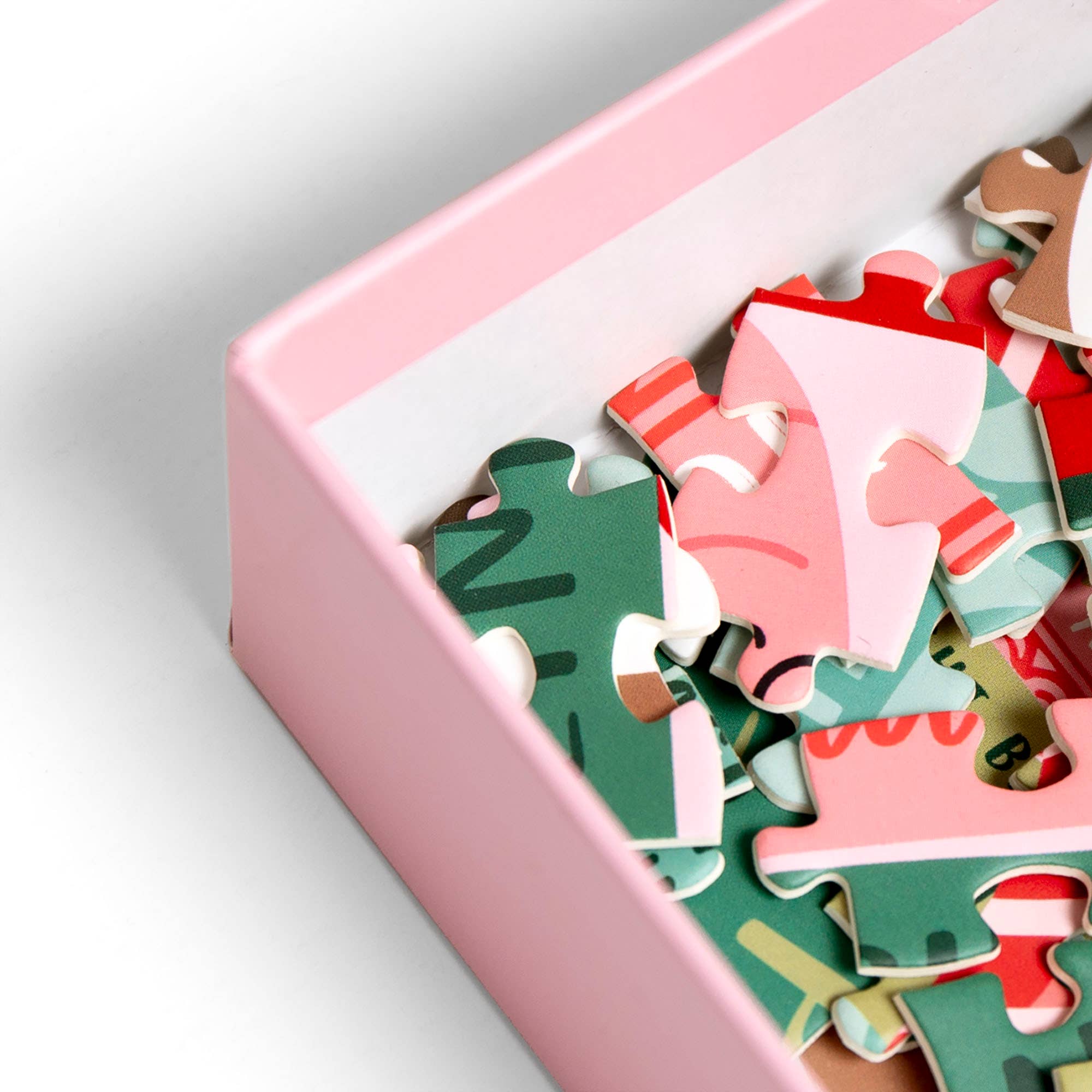 Pippi Post - Wholesale Puzzle - Kids - Holiday Bookshelf - 400 Piece Panoramic Jigsaw Puzzle1