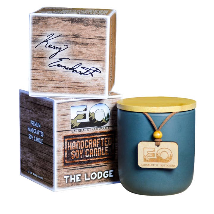 „The Lodge“ Candle for engroshandel hos Earnhardt Outdoors
