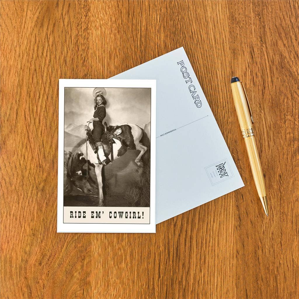 Found Image Press - Vente Cartes postales - Carte postale CG-56 Montez-les Cowgirl, Femme sur cheval sauvage1