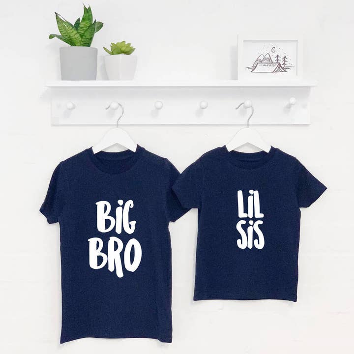 Lovetree Design – Engroshandel T-shirt med serigrafitryk – til børn – Big Bro Lil Bro/Big Sis Lil Sis T-shirt og Babygrow2