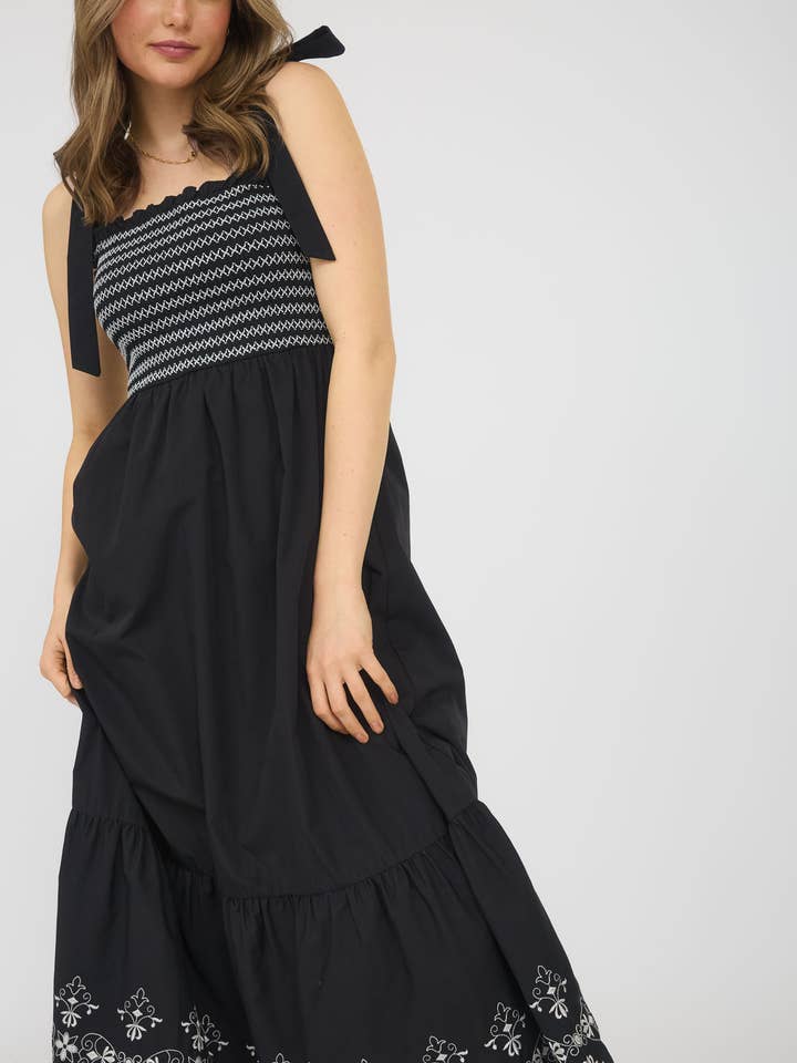 MIDI-KJOLE MED SMOCK OG BINDESNORER MED ØJENLÅGSBRODERIDETALJER for engroshandel hos MINE