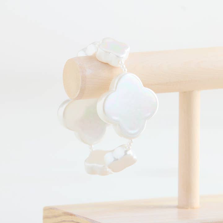 Mother-of-Pearl Clover Cooling Bracelet for wholesale by Hot Girls Pearls-Freezable Cooling Jewelry