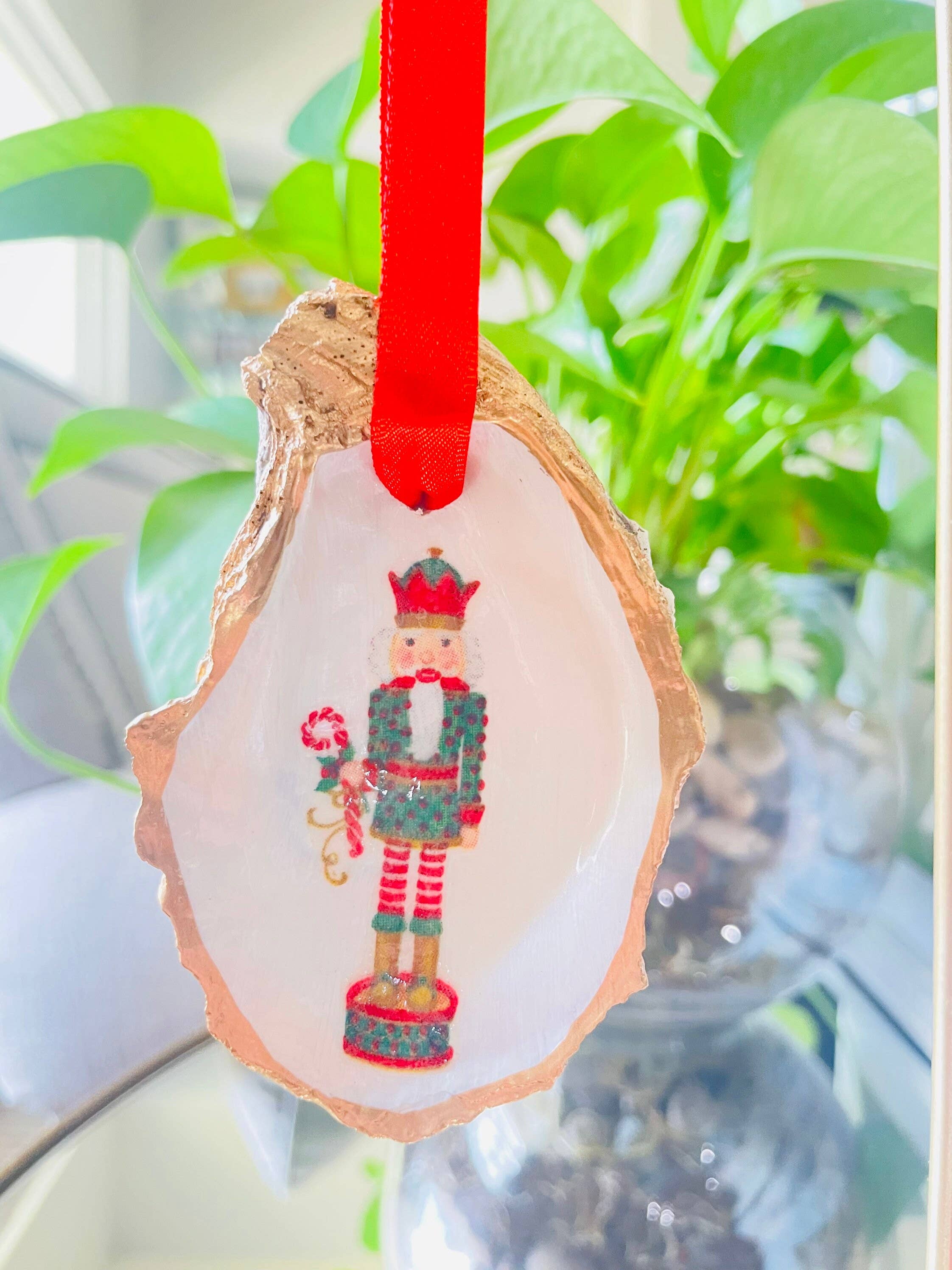 Shells by Shea – wholesale Prydnad – Ostronskalprydnad, Nötknäpparostronprydnad1