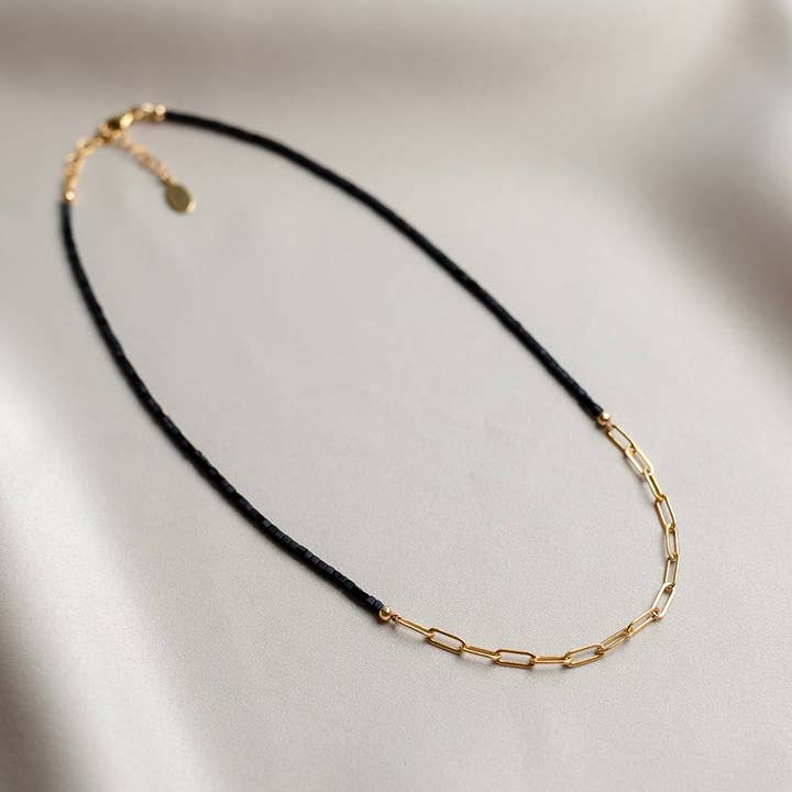 Girocollo con perline per la vendita all'ingrosso da parte di Maya Bauman