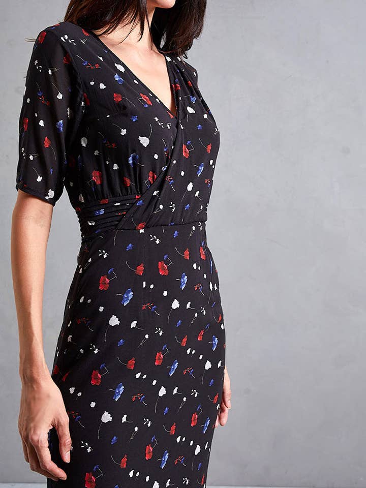 Robe fleuré en soie pour la vente par hmete