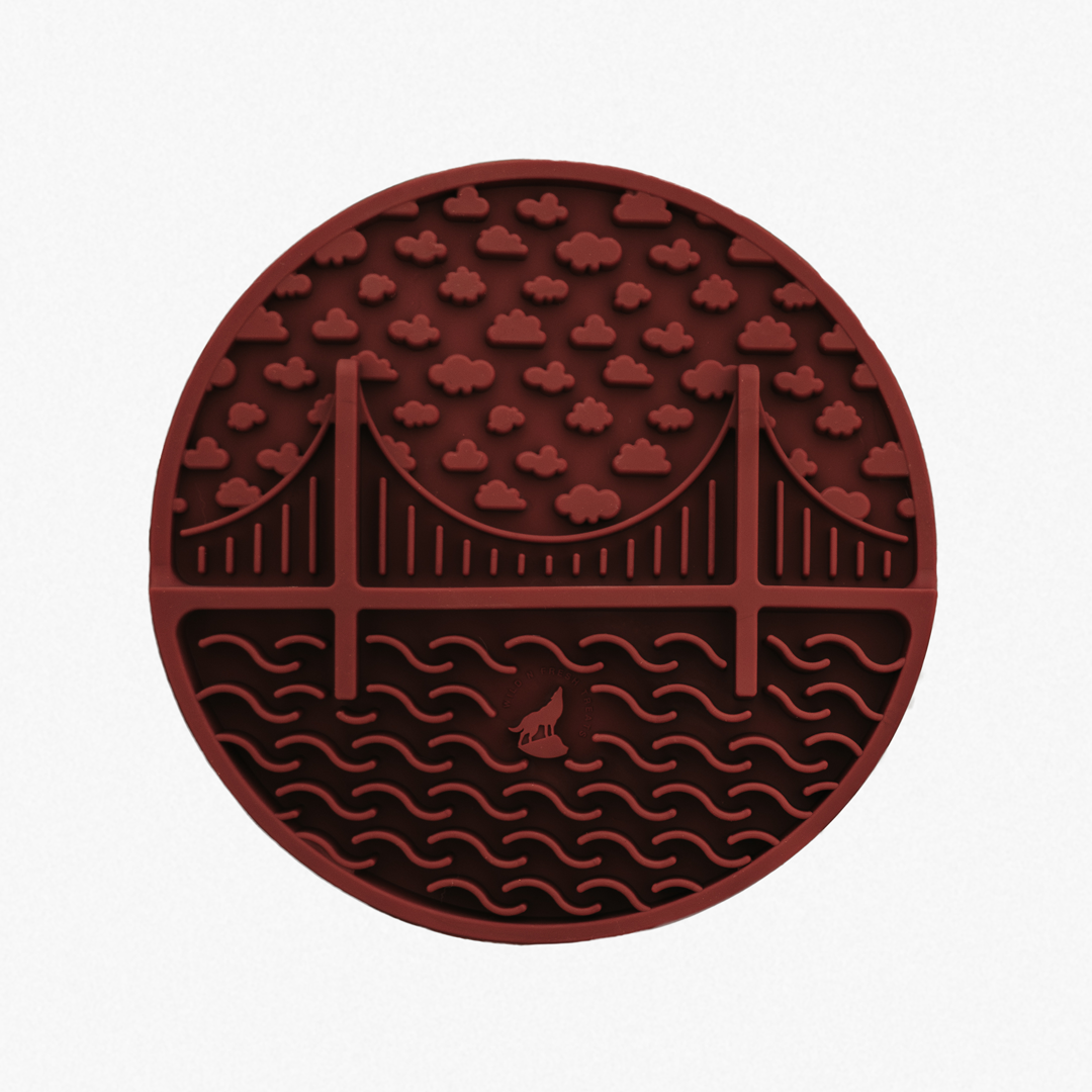 Wild n Fresh Treats - Wholesale Voedermat - Hond - Bridge Grub Mat met brug-, oceaan- en wolkentextuur voor dierenvoer0