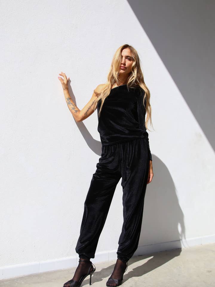 BLACK CHENILLE PANTS WITH ELASTIC HEM for wholesale by Moqette