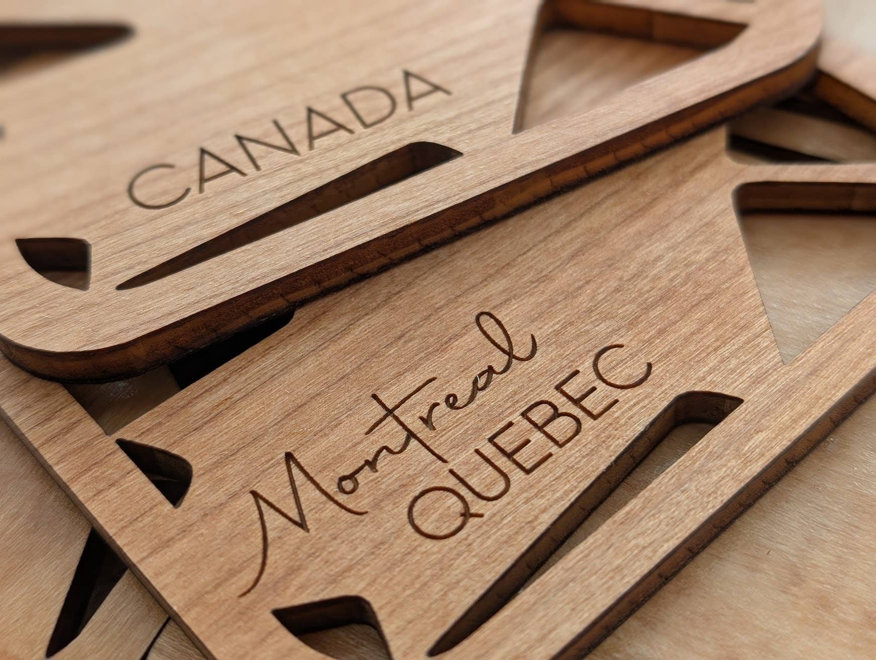 Foxwood Gifts Canada - Vente Sous-verre - Dessous de verre feuille d'érable simple fait main (ensemble de 4) fabriqué au Canada7