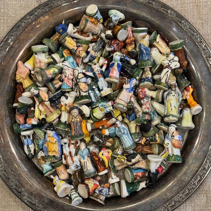 Monahan Papers - Wholesale Decorative Figurine - 100 pcs of French Feves and Santons - FEVES