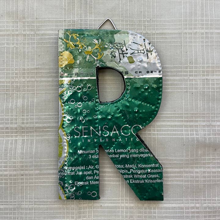 Buchstabe R - Recyceltes Metall, Indonesien für den Großhandel von Tesoros Trading Company