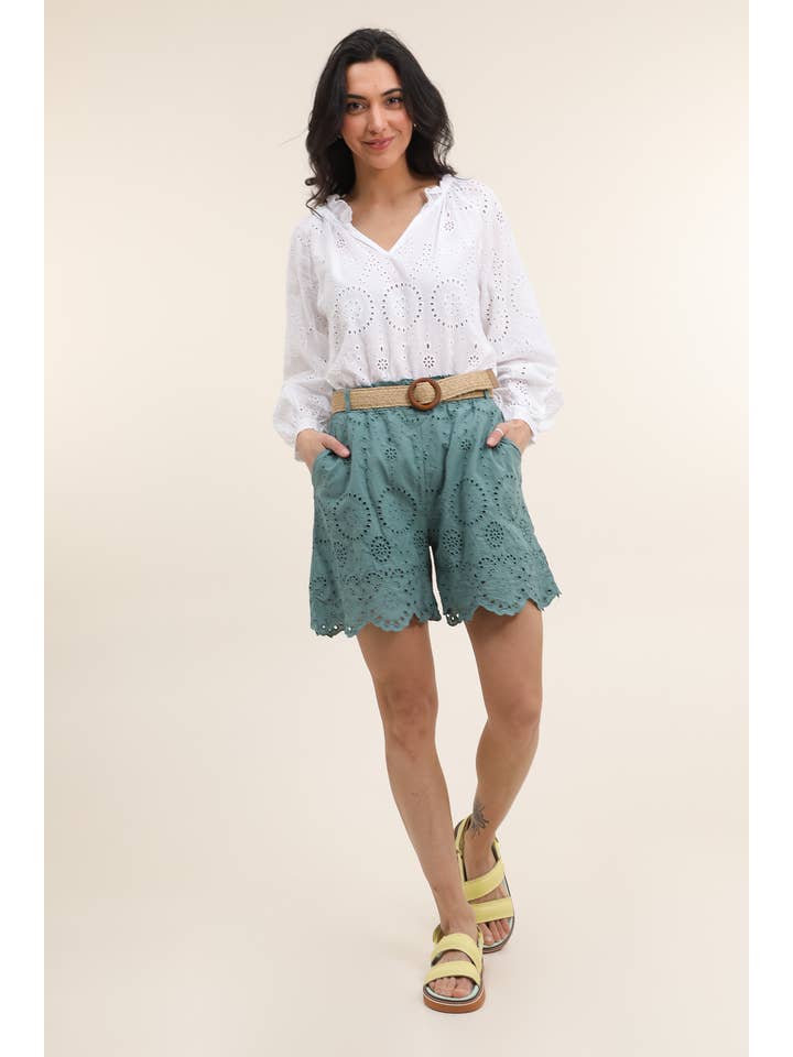 LÉA & LUC - Wholesale Shorts - Women's - Broderie anglaise shorts in 100% cotton REF. 250215