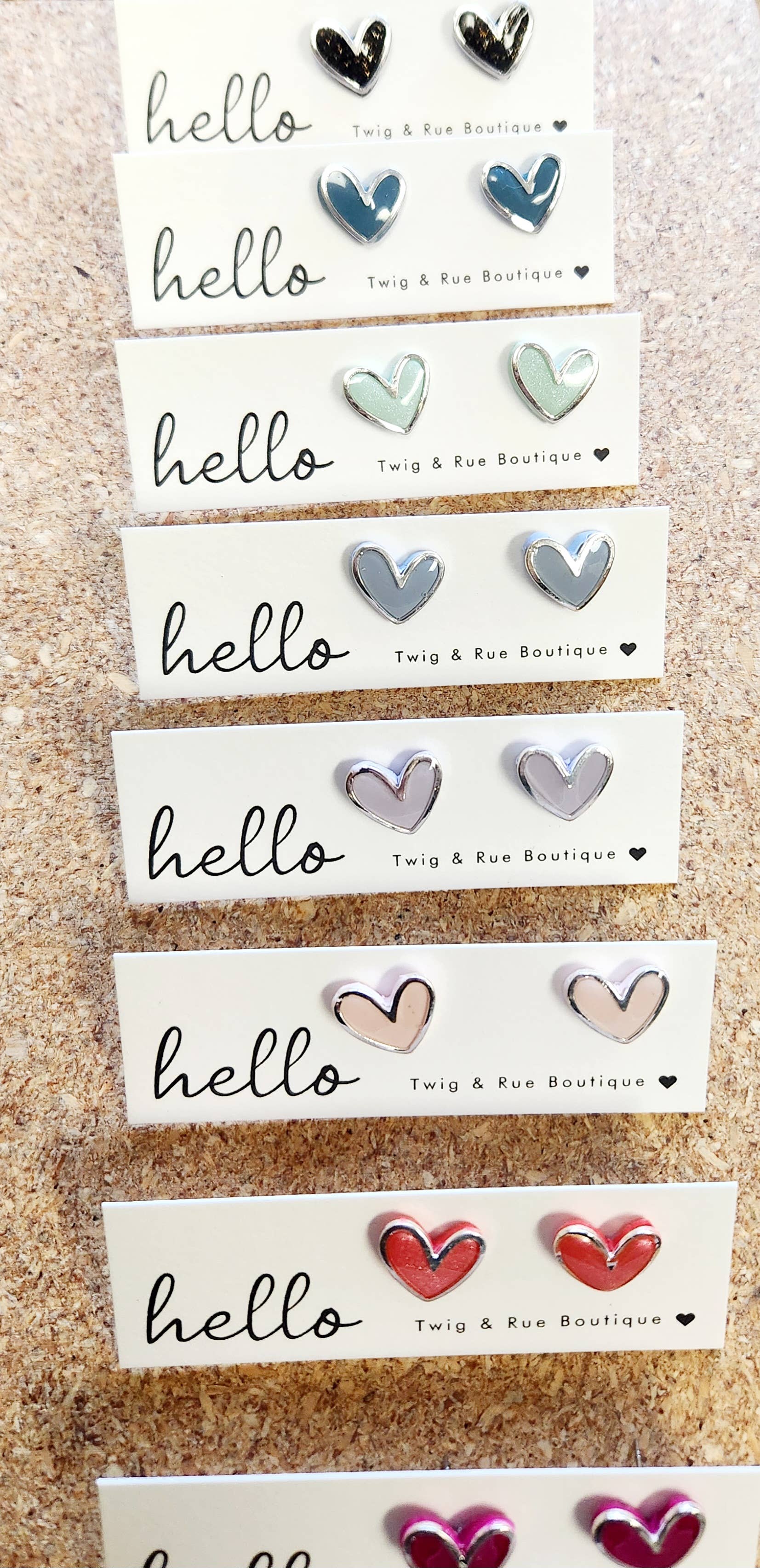 Twig & Rue boutique – Brincos de pino por atacado – Brincos de coração em argila0