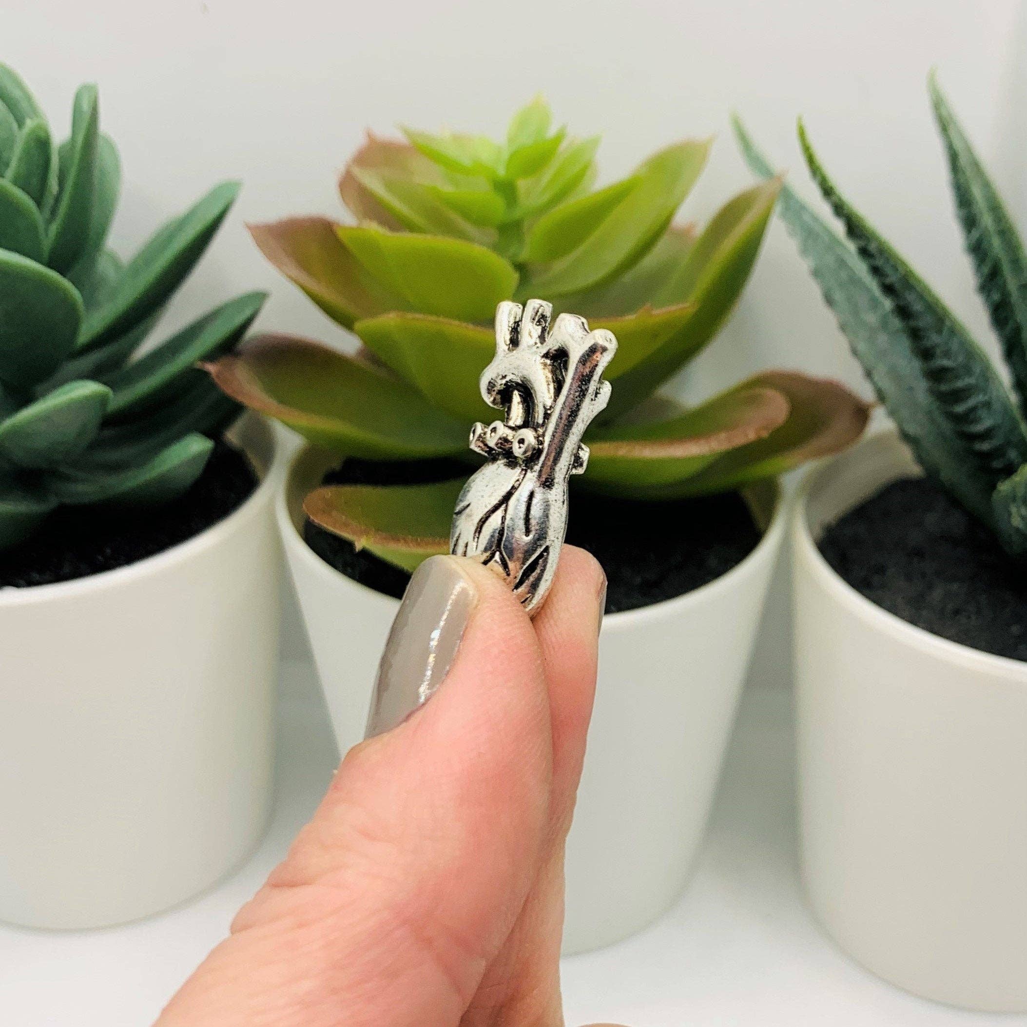 Guerrilla Charm - Wholesale Individual Charm/Pendant - Silver Anatomical Human Heart 3D Charms, 27x13mm3