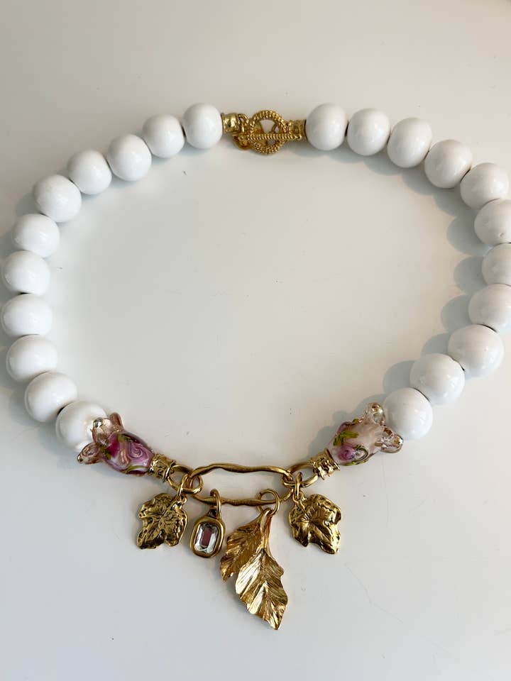 Halsband Mrs Dalloway för wholesale av Onitscha Bijoux