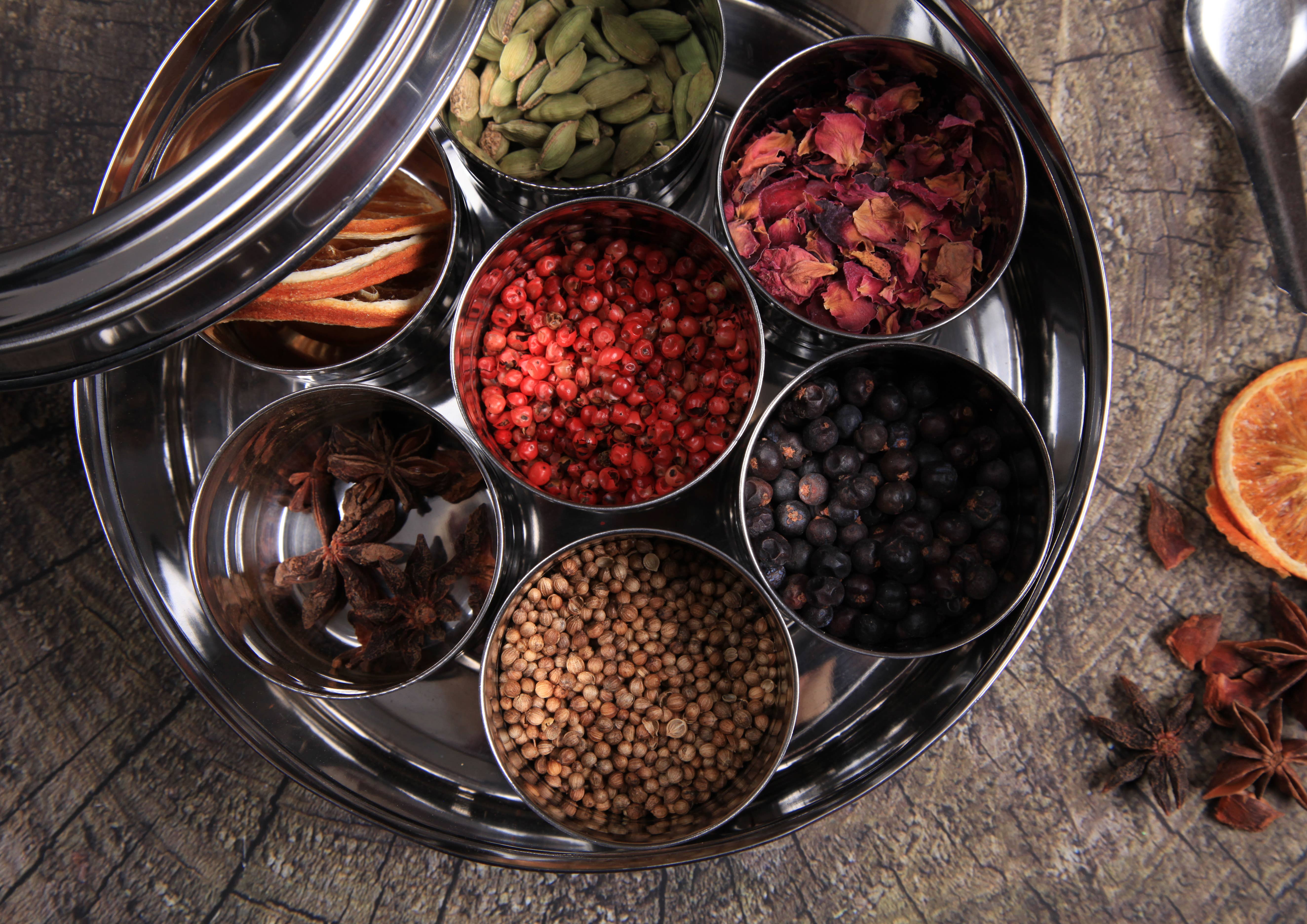 Spice Kitchen – wholesale DIY drink kit – Gin Botanicals Tin with 7 Botanicals | Spice Kitchen 8