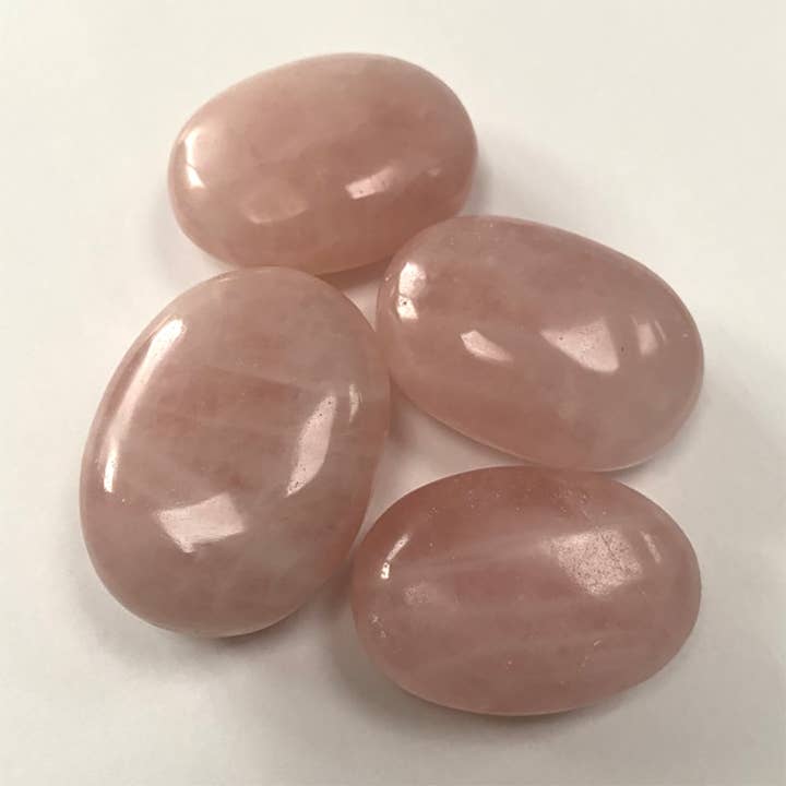 VIE - Wholesale Spiritual Stone/Crystal - Palm Stone, 5-7cm, Rose Quartz