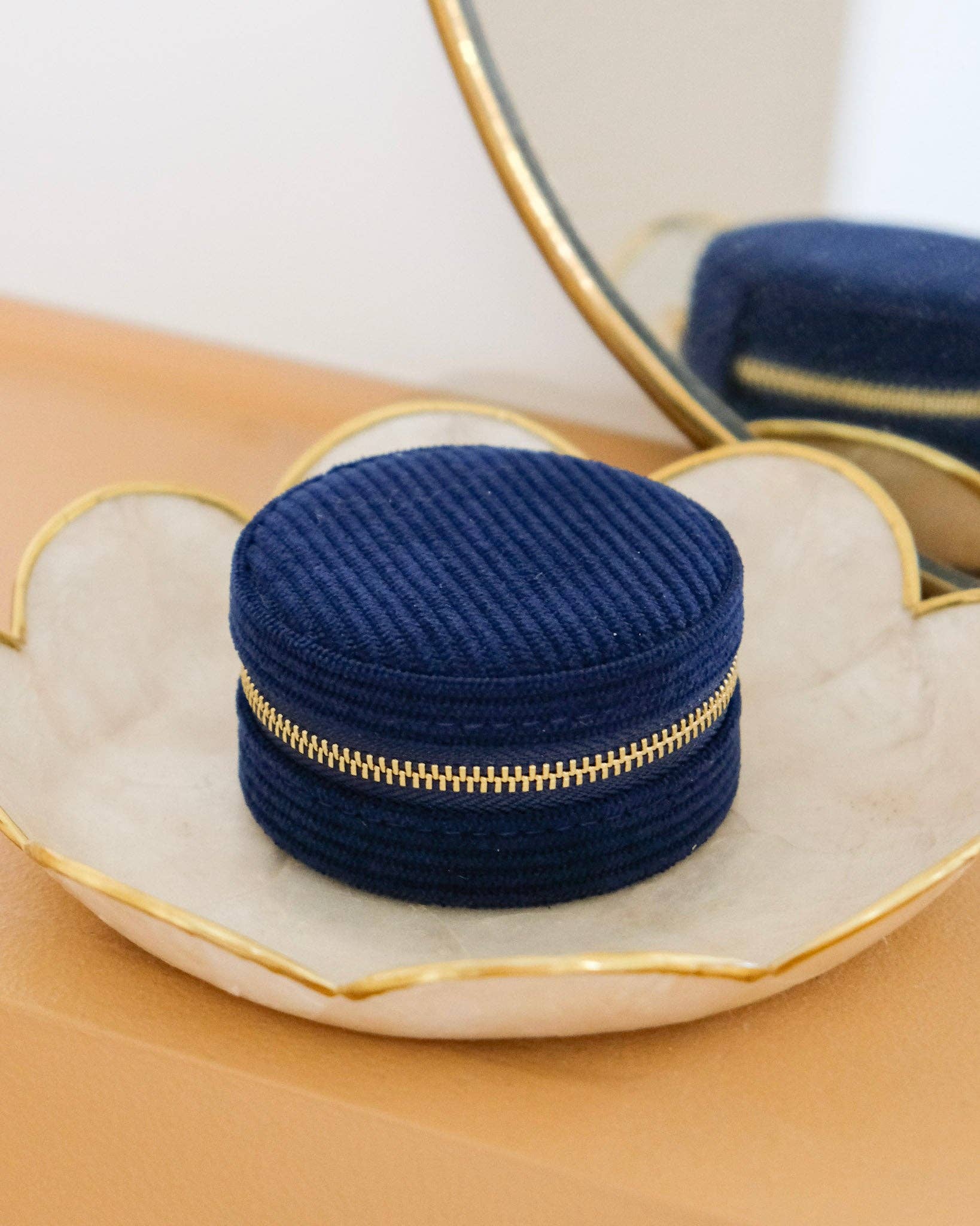 Maison Scarlett – wholesale Jewellery box/organiser – Yvonne corduroy travel jewelry box6