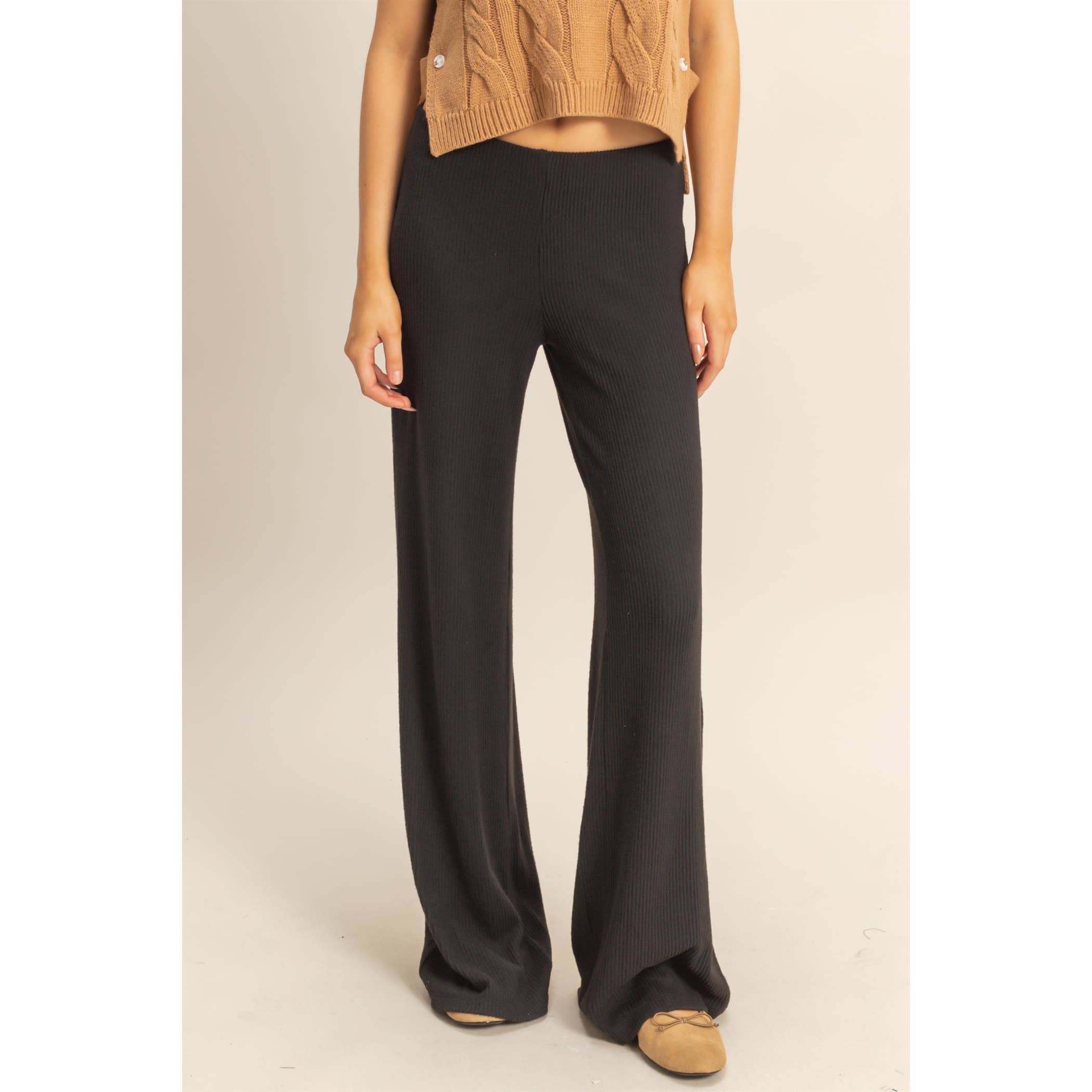 HYFVE – Großhandel Hose – Damen – Essentielle Strick-Schlaghose4