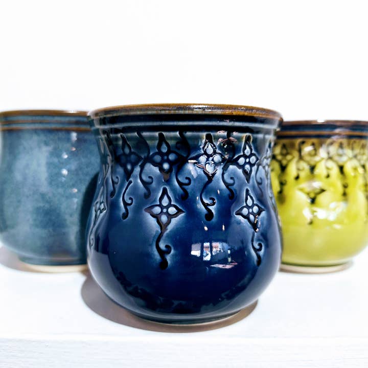 Plays in Mud Pottery – Copo de vinho por atacado – Copo de Vinho sem Pé - Feito por Encomenda - Cerâmica Artesanal1