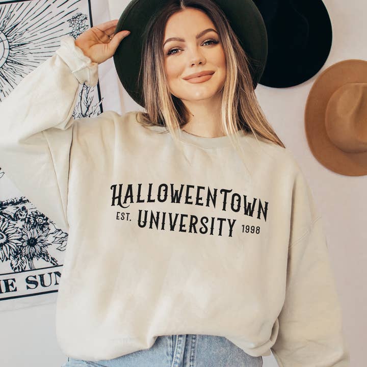 Sweat-shirt de l'Université d'Halloweentown pour la vente par Light & Shine