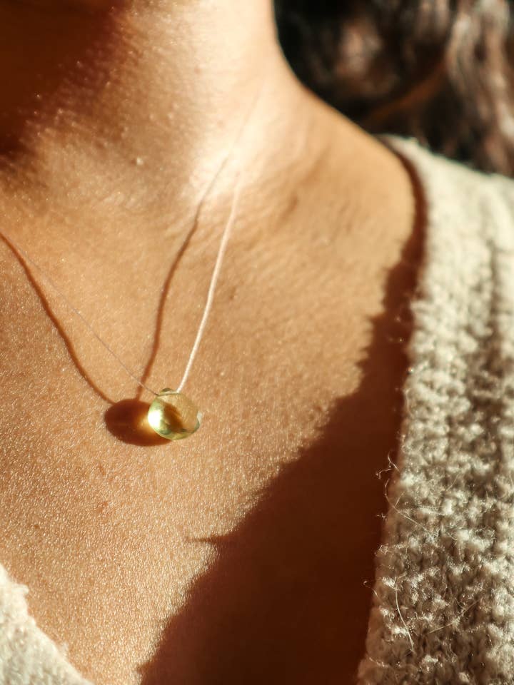 Collier en Cordon de Soie avec Quartz Citron pour la vente par Bali Soul