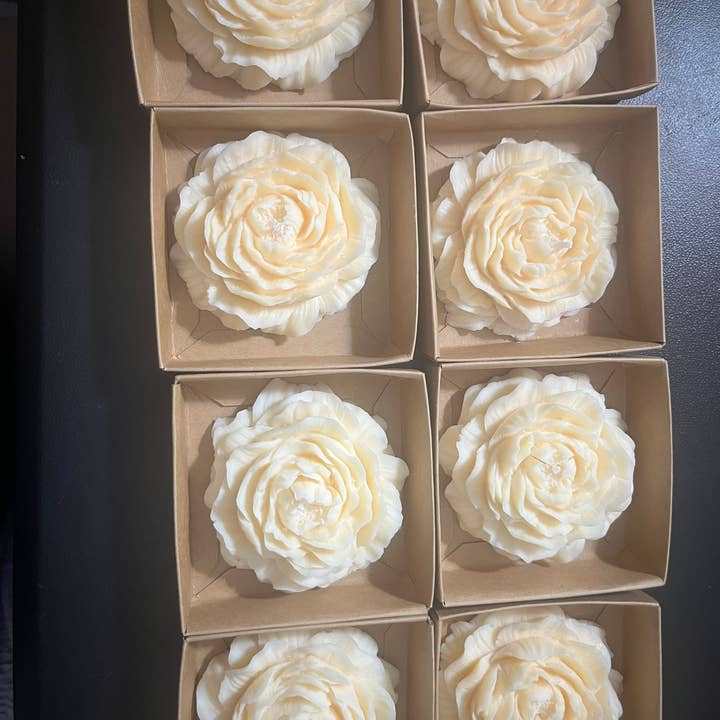 La Binibini – Engroshandel Gavelys – Duftlys i soja med pæonform4