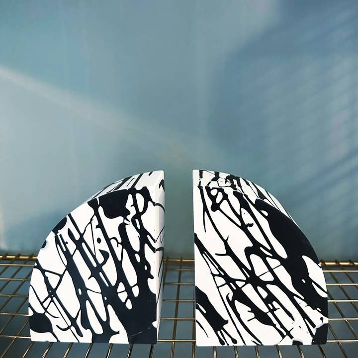 Made By Robyn - Venta al por mayor Sujetalibros - Sudaderas para libros - Graffiti - Blanco y negro