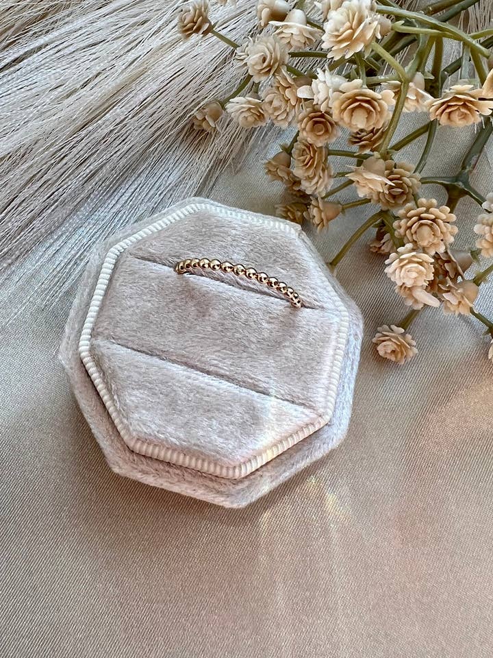 Esmé | Beaded Minimalistisk Ring for engroshandel hos Wild Witchery Co