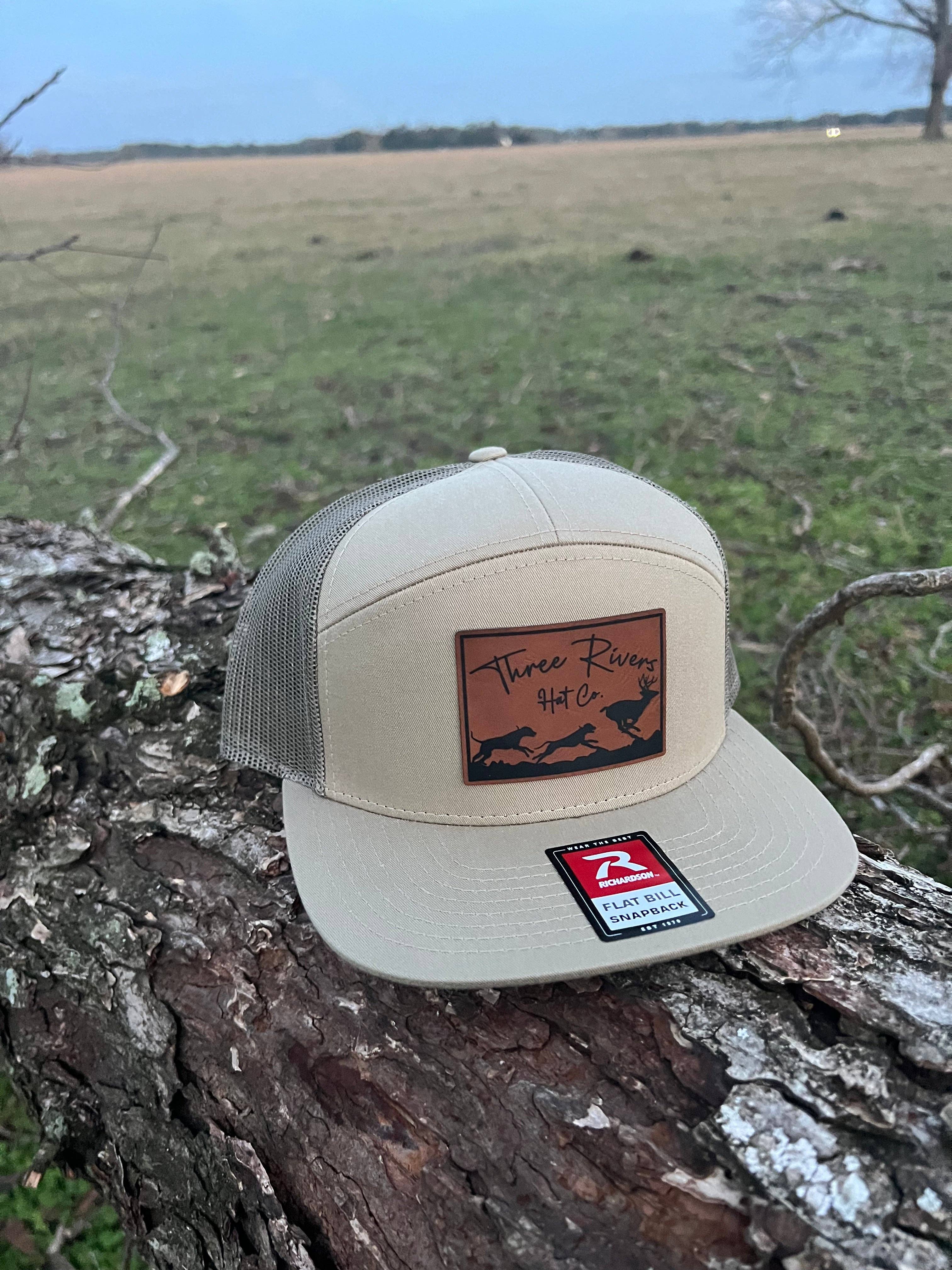 Three Rivers Hat Co. - Vente Casquette de camionneur – unisexe - Chasse au cerf avec chien - Casquette plate - Richardson 168 à 7 panneaux1