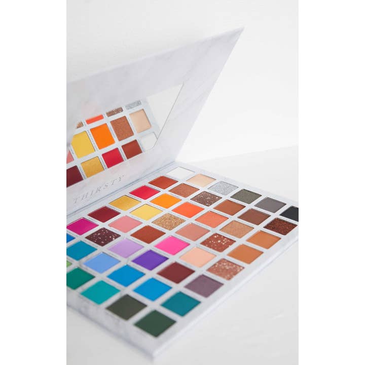 Femme Luxe - Venta al por mayor Paleta de sombras de ojos - Paleta de sombras de ojos Thirsty de Yazmae Cosmetics - Carol