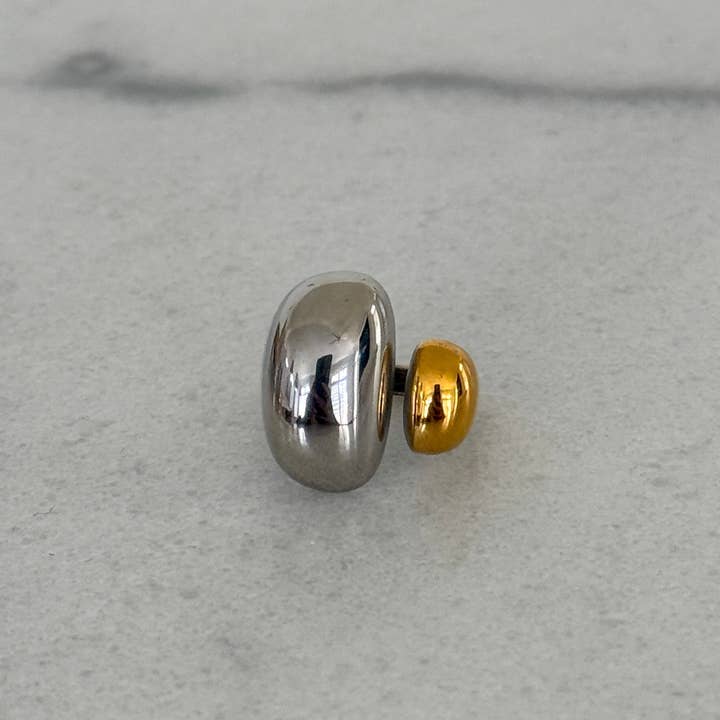 CHANSUTTPEARLS - Wholesale Cocktail/Statement Ring - MIA RING 2