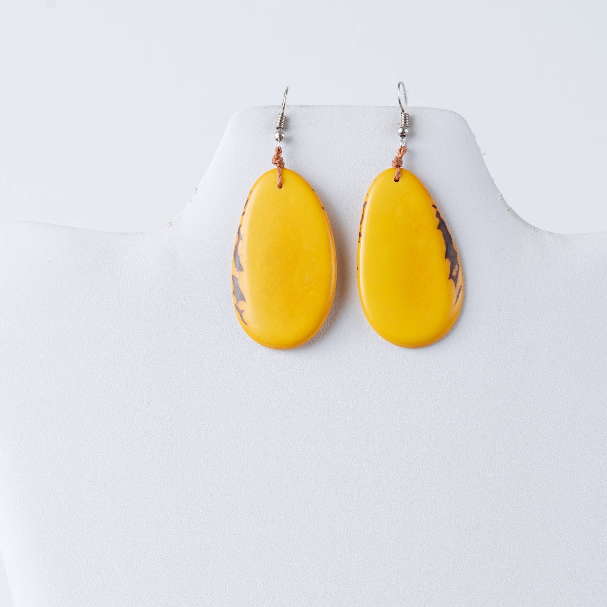 TaguArtsy - Wholesale Hangende/ronde oorbellen - Tagua Slice milieuvriendelijke oorbellen18