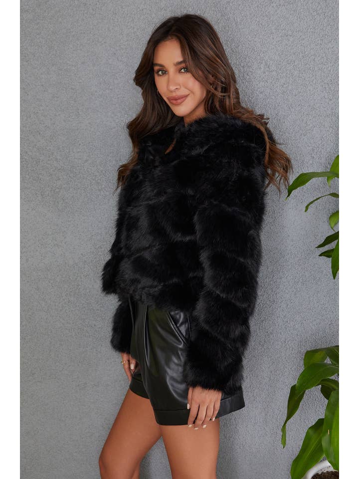 VENTI6 - Wholesale Jacket - Women's - FAUX FUR CROPPED HOODIE COAT (VA8030)1