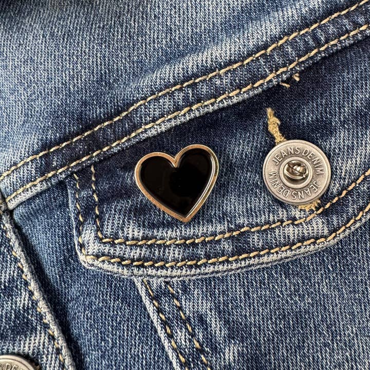 Lovethelinks Ltd - Wholesale Brooch - Metal & enamel Heart Pin Brooch2