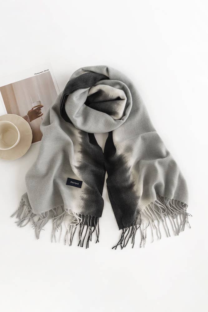 UNISHE - Wholesale Scarf - Women's - Gradient Color Fringe Scarf MOQ 3pcs ZK2143