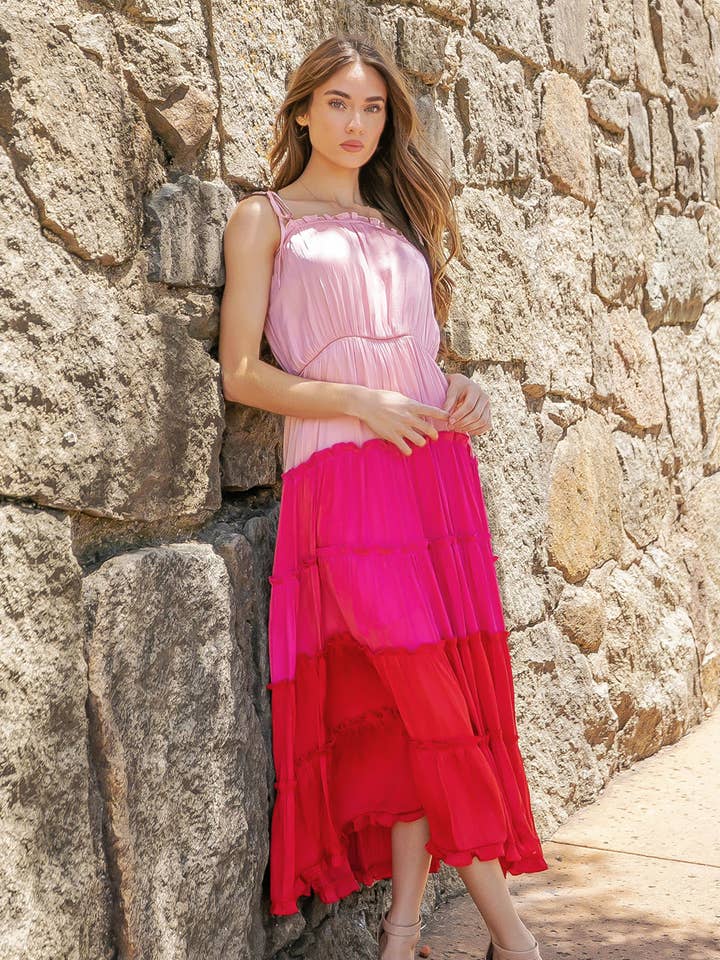 Ärmelloses, gestuftes Satinkleid in Blockfarben für den Großhandel von Strut & Bolt