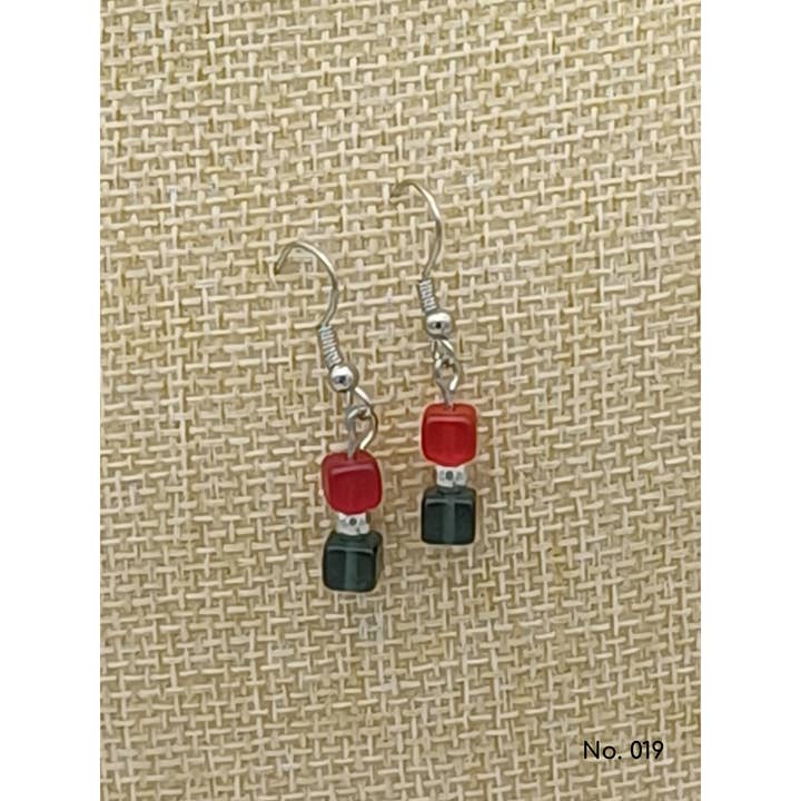 Earrings glass beads, cube shape, Lillie for wholesale by perleperle