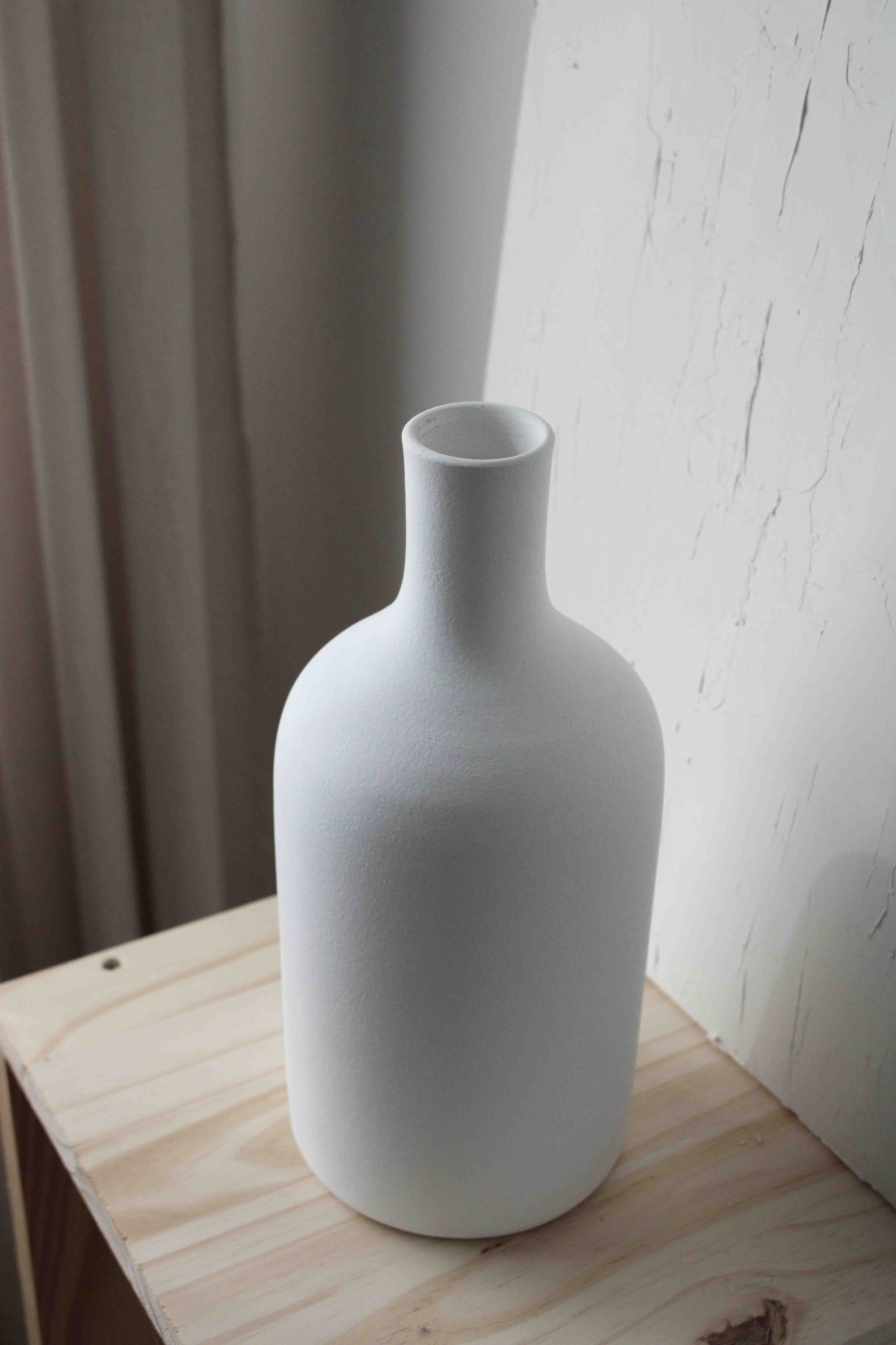Blanc 02 - White Vase - Home Decor - LAST UNITS for wholesale on Faire1
