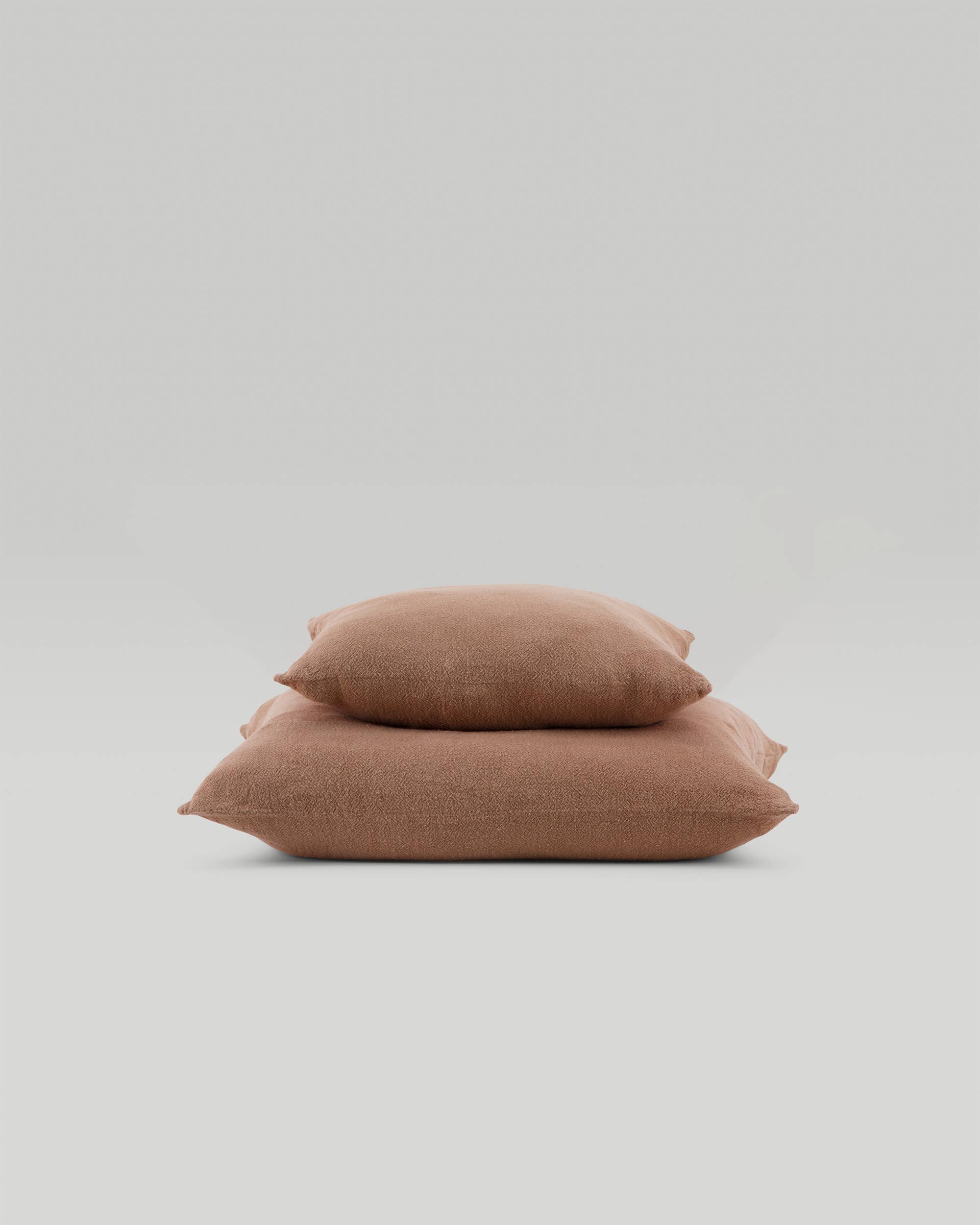 Maison Masarin – wholesale Stolskudde – Fransk kuddfodral i rå linne – vår- och sommarbäddset3