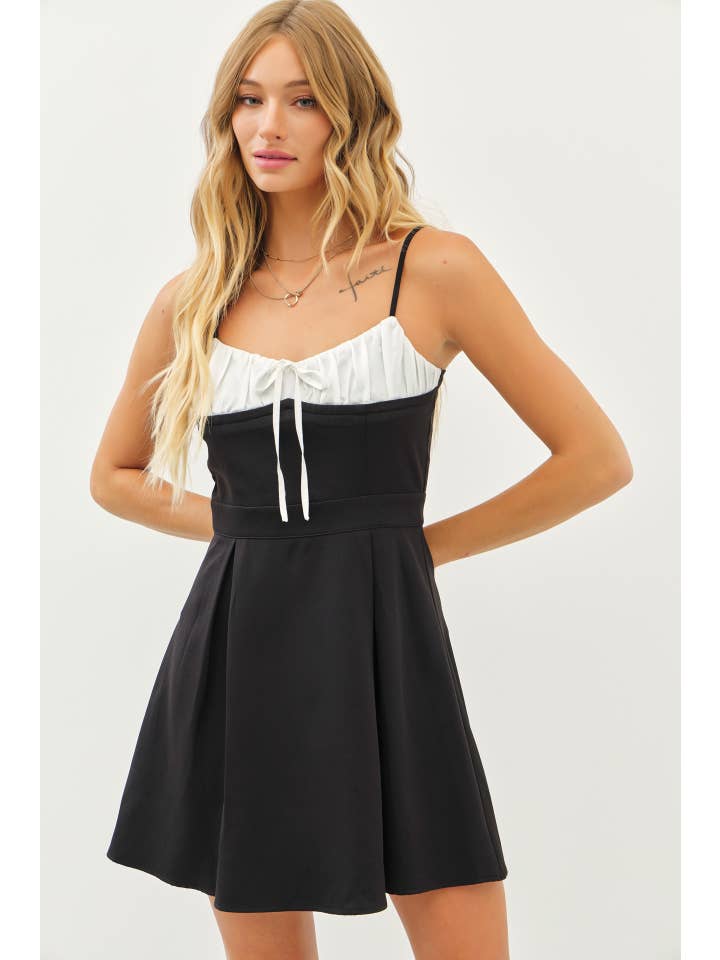 idem ditto - Wholesale Dress - Women's - FIT AND FLARE CONTRAST SHIRRING BUST PLEATED MINI DRESS
