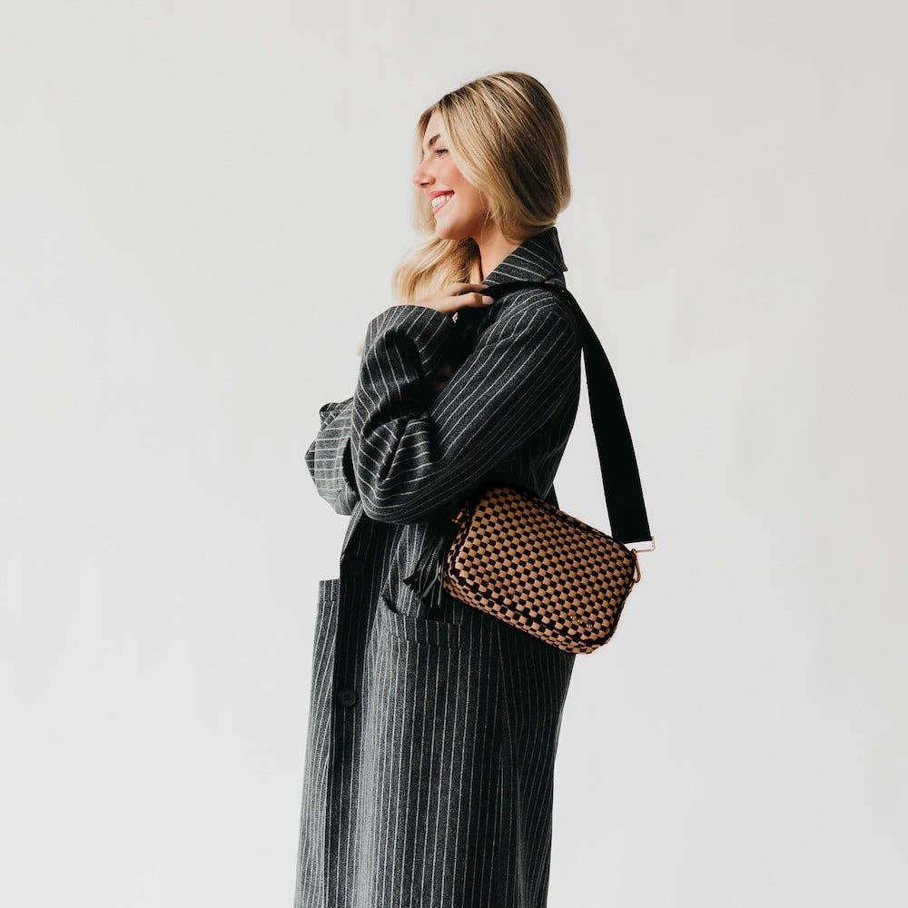 Pretty Simple - Wholesale Crossbody Bag - Women's - Woven Willow Camera Crossbody Bag Wholesale11