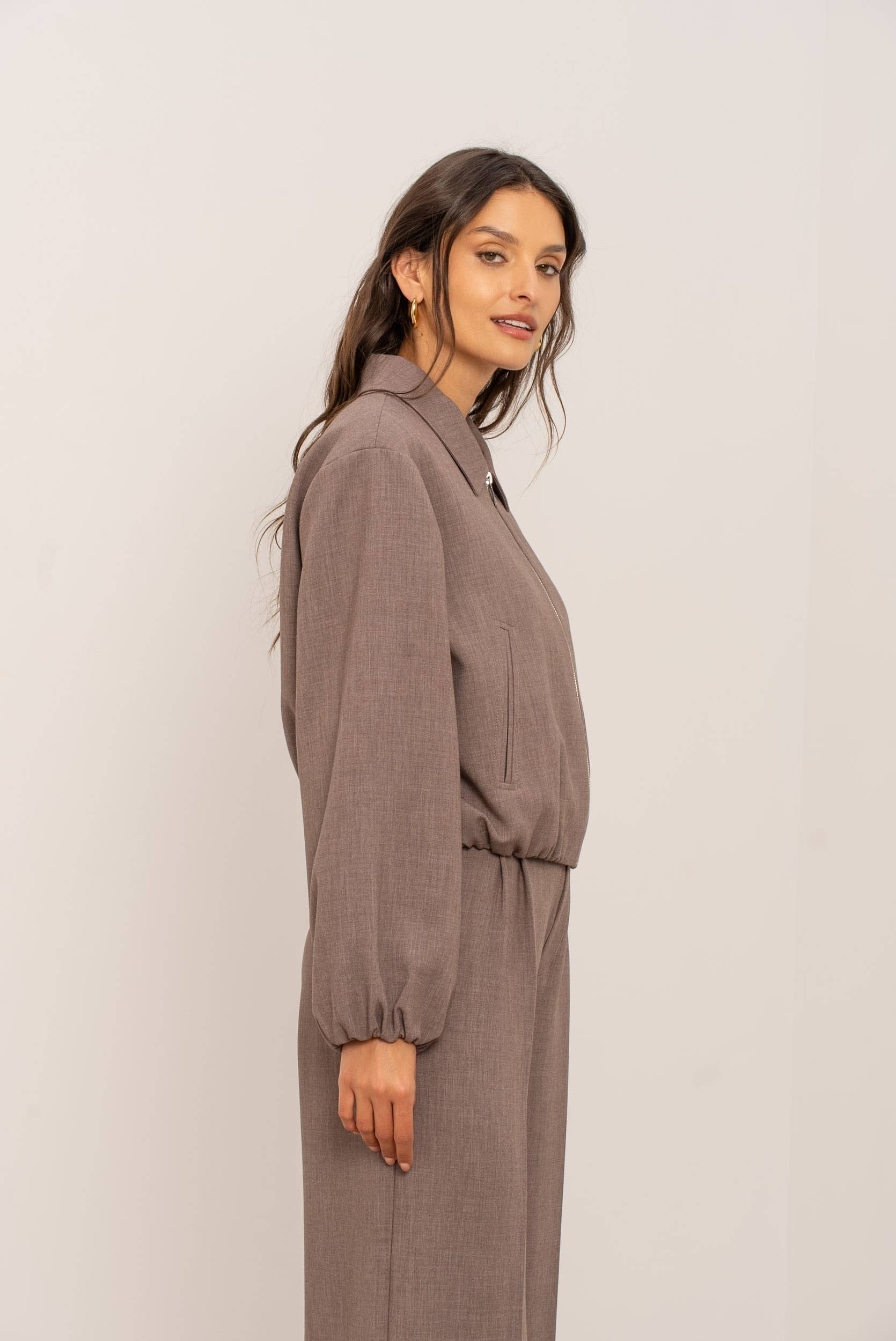 Attentif Paris - Wholesale Bomber Jacket - Women's - [Aura] Short zip-up bomber jacket with shirt collar16