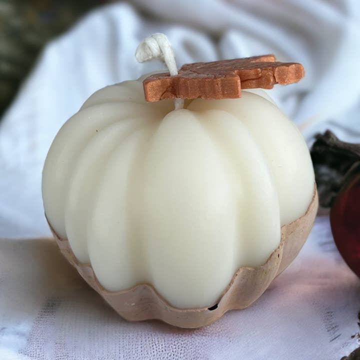 Pumpkin Concrete Candle - Toasted Pumpkin Spice - Soy-Beeswax Blend for wholesale by Koramor