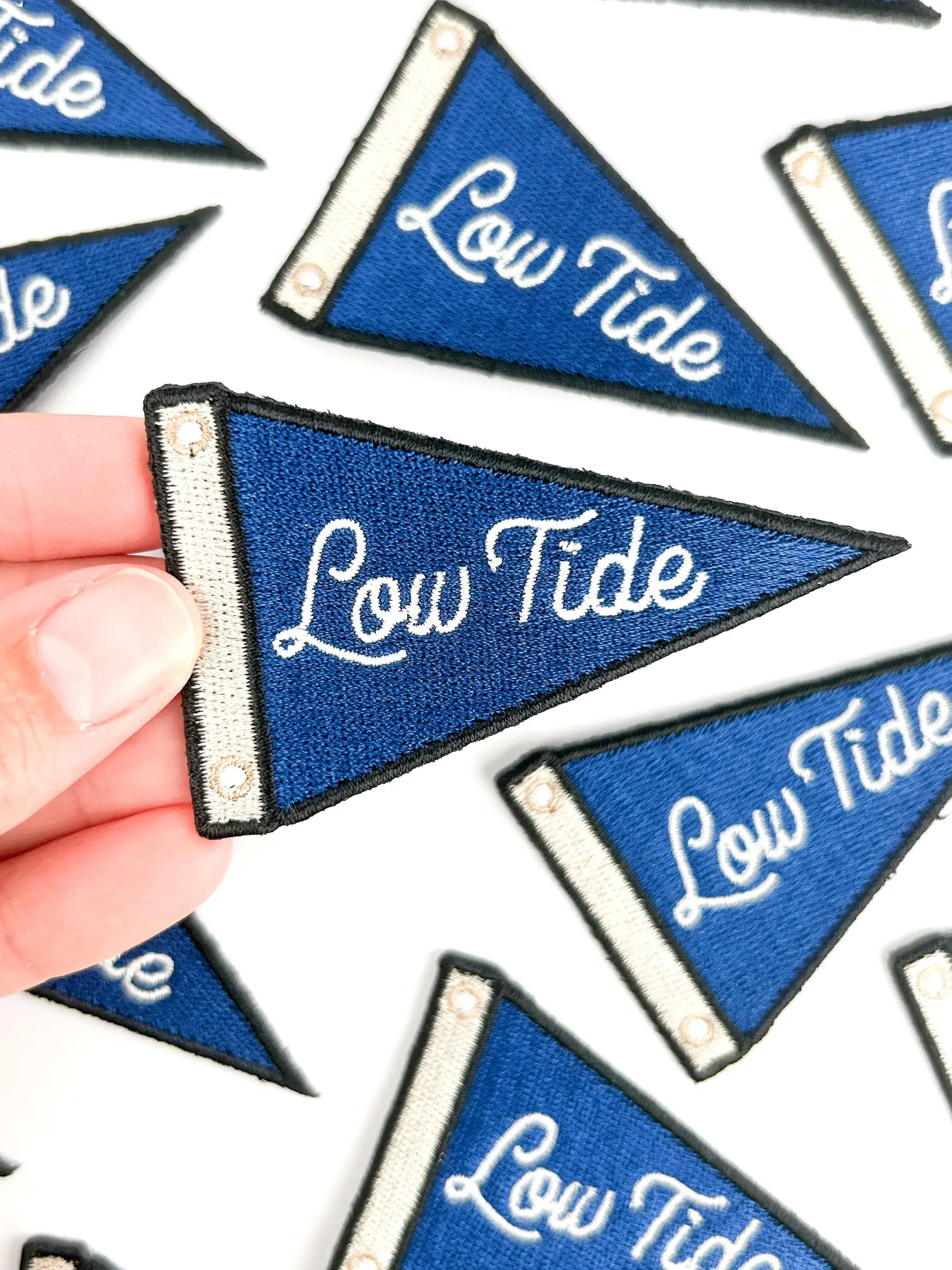Field Trip Threads - Vente Écusson - Écusson Brodé à Coudre ou à Repasser Drapeau Nautique de Voile Low Tide Patch2
