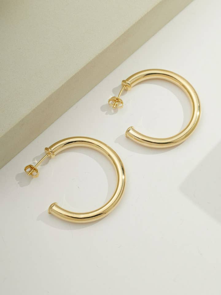 14k Vergulde Dagelijkse Anna Hoops | Oorbellen | Snelle Verzending voor wholesale door Bossaglam Jewelry