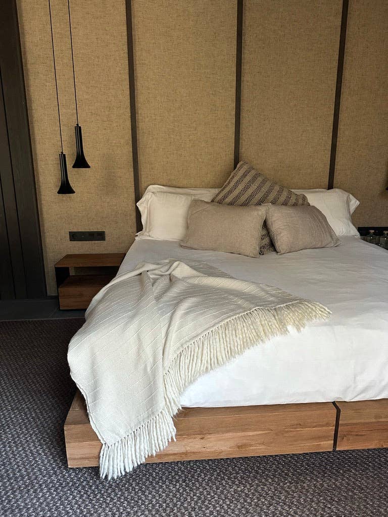 MAMAKAY - Wholesale Decoratiedeken - Aymara - Sjaaldeken van 100% baby alpaca6