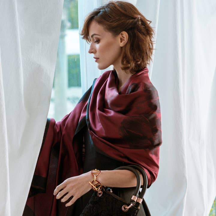 Fortuna - Écharpe/Foulard en soie - Rouge rubis pour la vente par Elizabetta Made in Italy USA